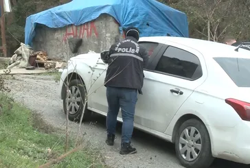 İstanbul Arnavutköy'de kurşunlanmış otomobil terk edilmiş halde bulundu