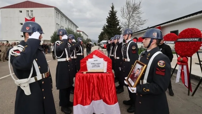 baskan-erdogandan-sehit-jandarma-uzman-cavus-ahmet-tugayin-ailesine-bassagligi-mesaji-1707836742054.jpeg