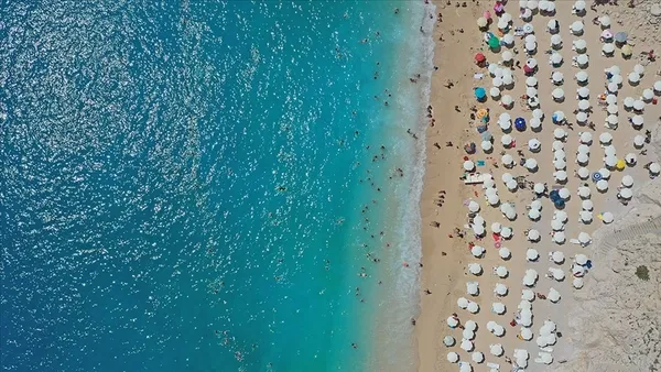 antalyada-2022de-hedef-156-milyon-turisti-asmak-1640465992600.jpg Antalya'nın 2022 hedefi, 2019'daki 15,6 milyon turist sayısını geçmek-2