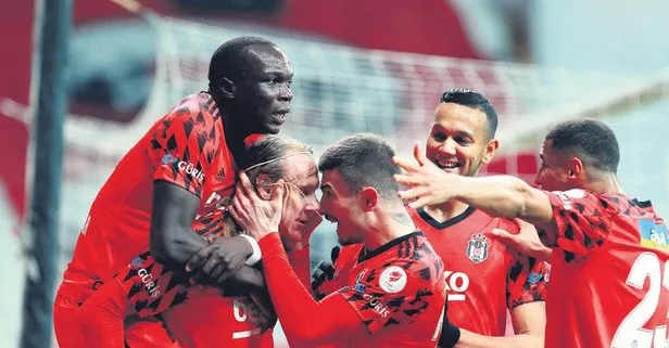 Ligde zirvede kupada finalde! Beşiktaş, Başakşehir’i yıktı