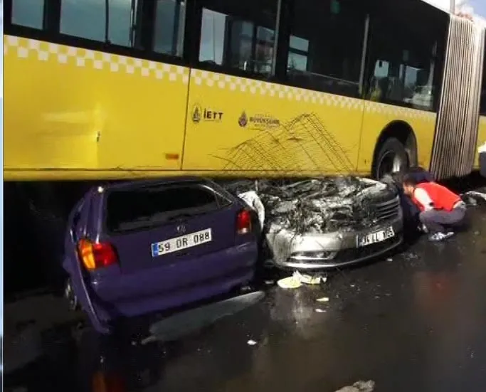 İstanbul’da metrobüs faciası! Yaralılar var
