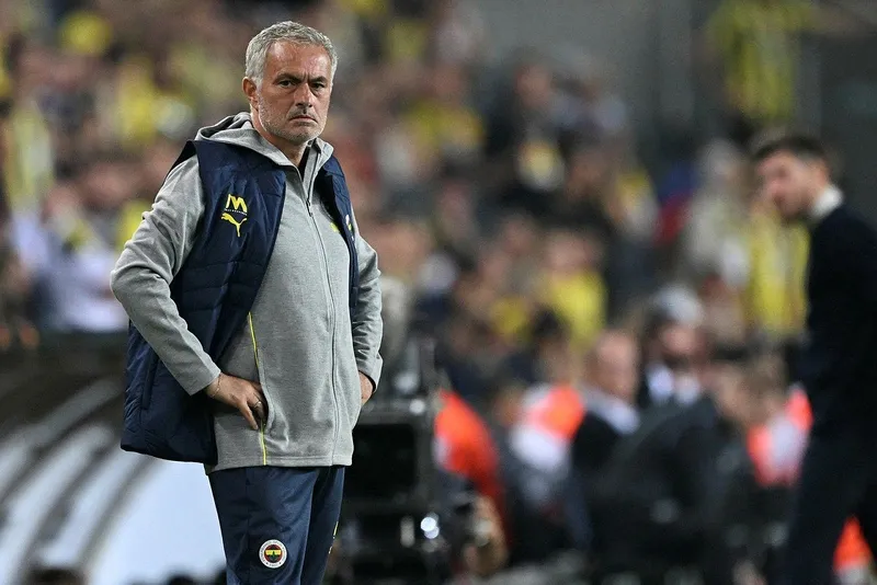 1727600634102.jpeg Mourinho'nun Cengiz Ünder yerine Maximin'e görev vereceği düşünülüyor. (AA)