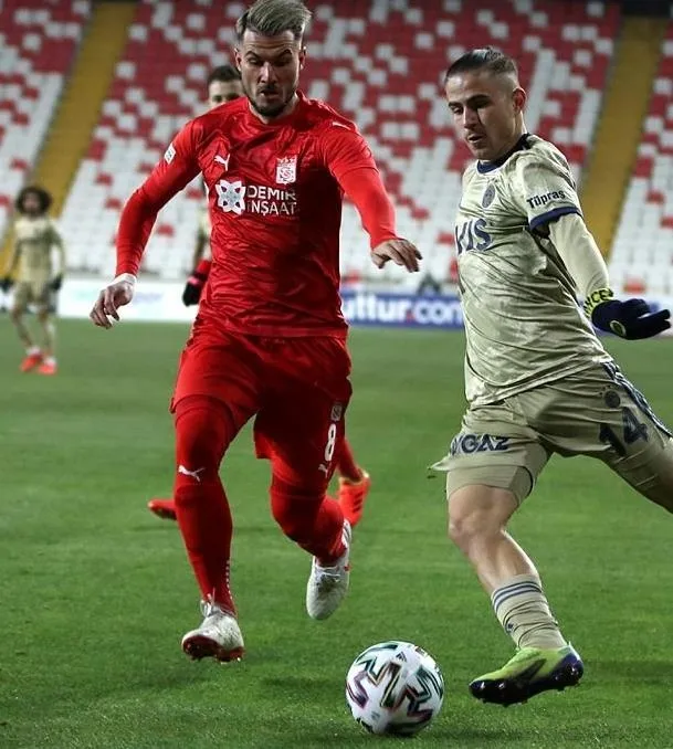 SON DAKİKA: Mesut Özil Galatasaray derbisinde oynayacak mı? Erol Bulut'tan flaş karar!-14