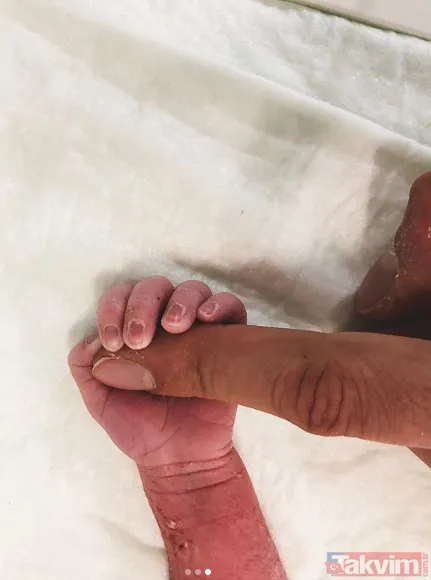 Pelin Akil kızlarını kucağına aldı! Eşi Anıl Altan'ın kızıyla çekildiği fotoğraf herkesi duygulandırdı! - 7