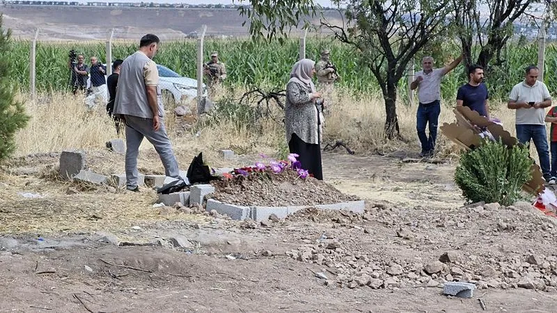 Kapı kapı gezil "Jandarmaya konuşmayın" demişler! Narin Güran'ın katilini koruyan 2 kişi kim?-6