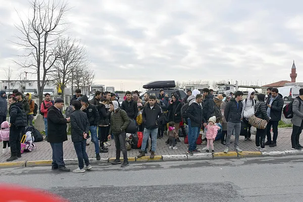 istanbuldan-edirneye-gocmek-hareketliligi-suruyor-1583052982249.jpg İstanbul'dan Edirne'ye göçmek hareketliliği sürüyor-2