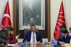 İzmir'deki kooperatif vurgunu mağdurlarından CHP'li Özel'e sert tepki: "Yolsuzluklar diz boyu! Hala "operasyonlar siyasi" diyorsun"
