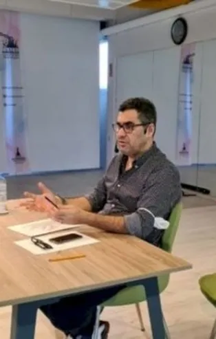 Son dakika: CHP'li İzmir Belediyesi'nden yandaşa özel ihale! Enver Aysever ile 238 bin 500 liraya okuryazarlık dersi için anlaştı