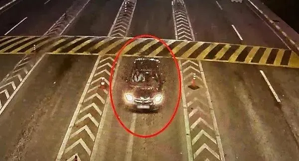 adalet-bakani-tunctan-canavar-anne-eylem-tok-ve-oglu-timurun-iadesi-hakkinda-aciklama-kamu-gorevlileri-olaya-k-1710233399976.jpeg Türkiye'nin konuştuğu olayda flaş gelişme! Canavarın babası Bülent Cihantimur'a yurt dışı yasağı geldi! Soruşturmada fenomen detayı-10