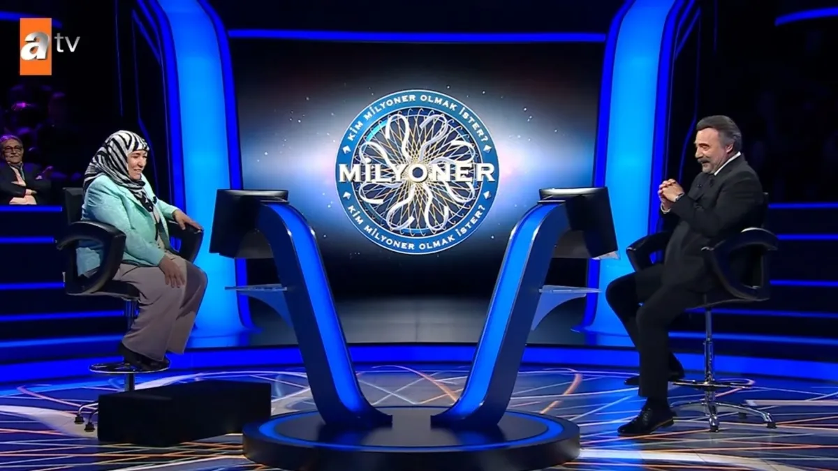 milyonerde-50-bin-tllik-soruda-cekildi-o-sozu-olay-oldu-1787982438944.jpg Milyoner’de kahkaha dolu anlar! Yarışmadan çekildi, tahmini doğru çıkınca “Geri baştan alamazmıyık?”-4