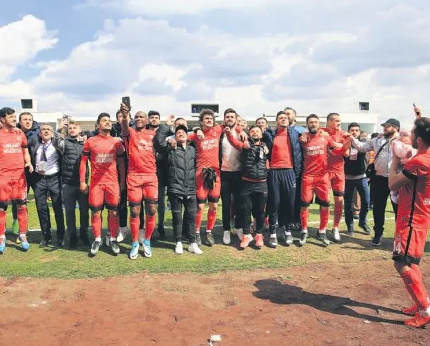 Ümraniye’den zirveye selam