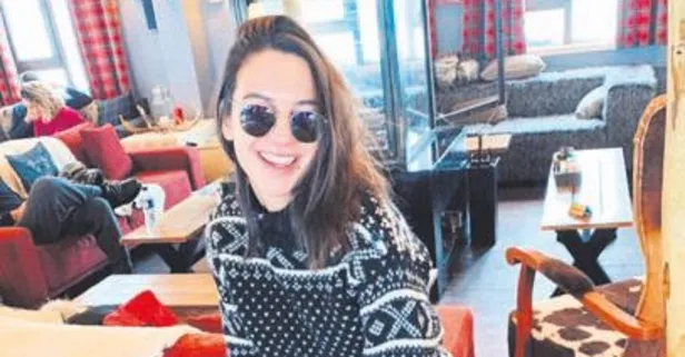 Tara De Vries ailesi ile kar tatilinde