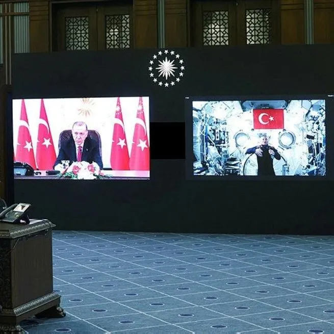 Alper Gezeravcı uzaydan ilk bağlantıyı Başkan Erdoğan ile gerçekleştirdi