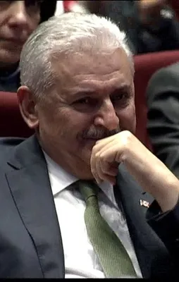 Suriyeli çocuğun şiiri Başbakan'ı duygulandırdı
