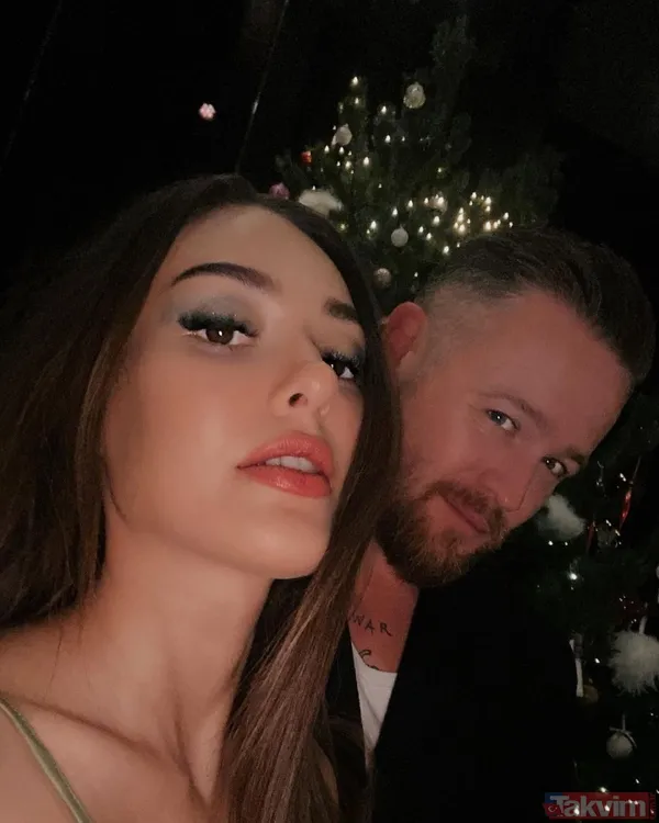 Dilan Çiçek Deniz İzlanda soğuğunda göğüs ve kasık dekoltesiyle aileye girdi! Tuvalette basıldığı İzlandalı sevgilisi ve babası... - 11