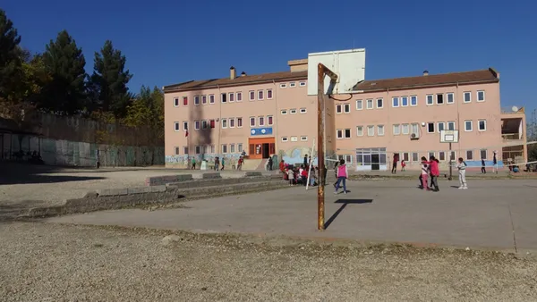 bu-ogrencilerin-servisi-kayik-3-kardes-her-sabah-25-dakika-yolculuk-yapiyor-1638864079918.jpg Bu öğrencilerin servisi kayık! 3 kardeş her sabah 25 dakika yolculuk yapıyor-4