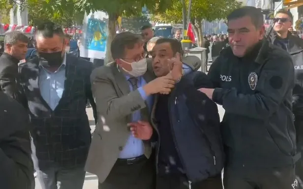 ak-parti-kadin-kollari-baskani-ayse-kesirden-lutfu-turkkana-sahip-cikan-meral-aksenere-mektup-siyasetin-bacisi-olamazsiniz-1636667595398.jpeg AK Parti Kadın Kolları Başkanı Ayşe Keşir'den Lütfü Türkkan'a sahip çıkan Meral Akşener'e mektup: Siyasetin 'bacısı' olamazsınız-2