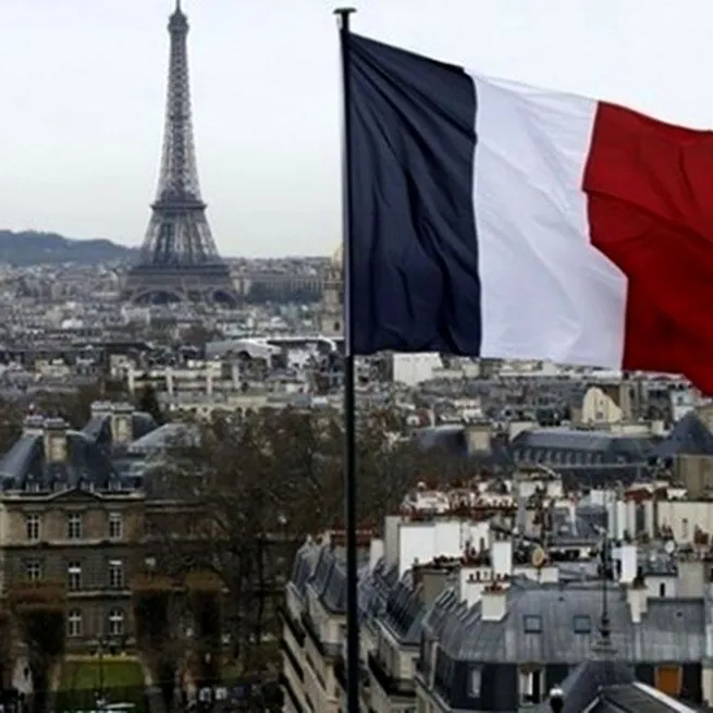 Fransada İslam düşmanlığı: Namaz kılan öğrencilerden rahatsız oldular! Başbakana mektup: Acil önlem alın