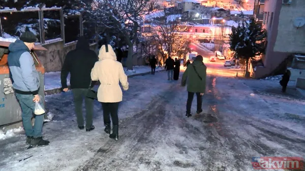 İstanbul'da yollar buz pistine döndü! Maltepe'de kayan kayana - 2