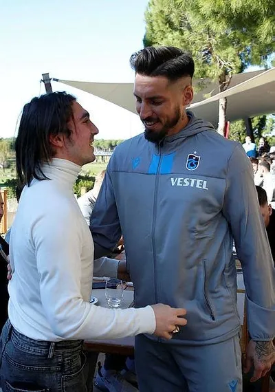 Abdülkadir Ömür gönlündekini açıkladı: Hayalim Barcelona’da Messi ile oynamak-1