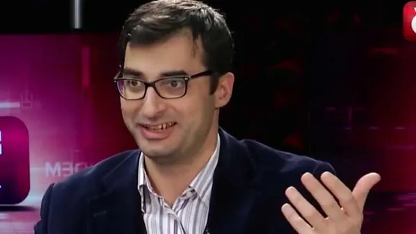 chpli-ibb-baskani-ekrem-imamoglunun-medya-takimi-bankamatik-memuru-basak-demirtasi-aklamaya-calisti-1637059947459.jpg CHP'li İBB Başkanı Ekrem İmamoğlu'nun medya takımı "bankamatik memuru" Başak Demirtaş'ı aklamaya çalıştı-2