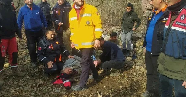 Adana’da kaybolan yaşlı adam ağaç kenarında uyurken bulundu