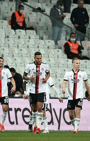 Başakşehir, Beşiktaş’ı 3-2 mağlup etti | MAÇ SONUCU