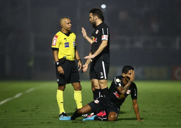 fenerbahcede-stoper-operasyonu-suruyor-henrique-tamam-nino-yolda-1658742851844.jpg Fenerbahçe'de stoper operasyonu sürüyor! Henrique tamam, Nino yolda-8