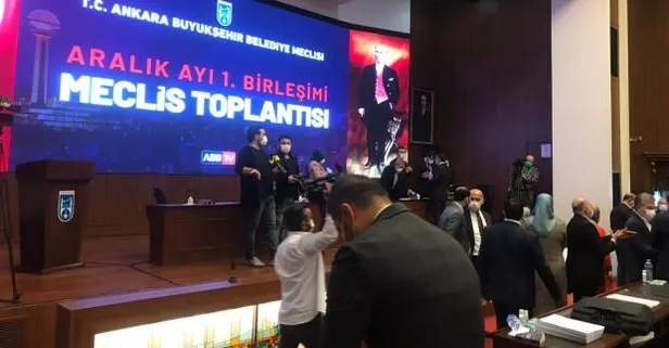 Demokrasi çığırtkanı CHP'de bir skandal daha! Mansur Yavaş Meclis üyelerinin konuşmasına izin vermedi