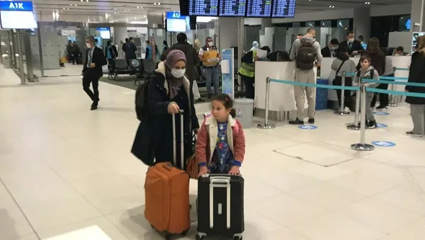londradan-istanbula-gelen-yolculara-mutasyon-riski-nedeniyle-havalimaninda-koronavirus-testi-yapildi-1608512814609.jpeg Londra'dan İstanbul'a gelen yolculara mutasyon riski nedeniyle havalimanında koronavirüs testi yapıldı-5