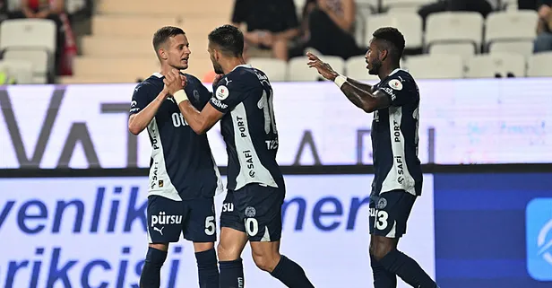 Antalya'da hata yapmadı! Fenerbahçe Antalyaspor'u 2-0 yendi