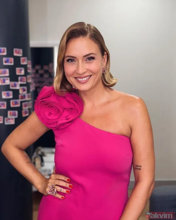 8 yıllık eşi Bülent Şakrak’la boşanmıştı! Ceyda Düvenci’nin ilk eşi bakın kim! Aşka yeşil ışık yakan Ceyda meğer Kurtlar Vadisi’nin yıldızıyla... - 2