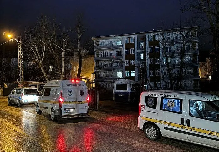 Bursa'da kan donduran olay: Uzaklaştırma kararı 11 gün önce bitti, eşini bıçaklayarak öldürdü-2