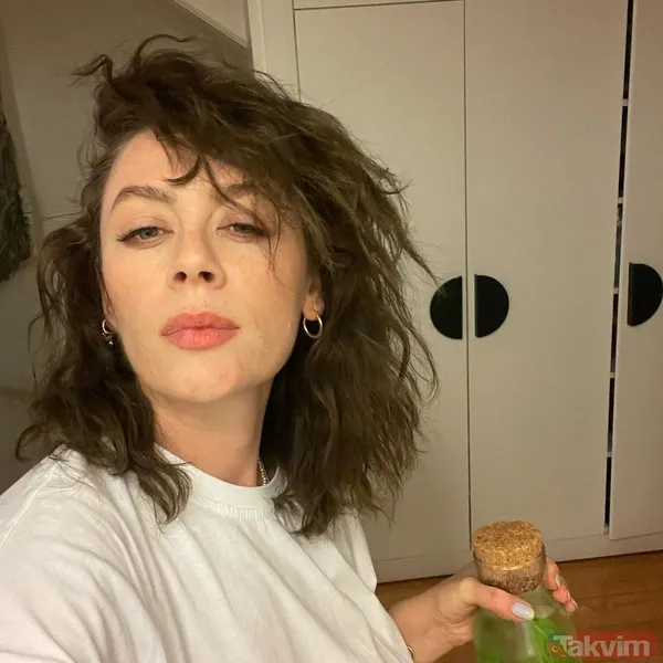 4 aylık hamile olan Demet Evgar siyah mayosuyla paylaştı! Göğüs dekolteli pozuna Burcu Biricik kayıtsız kalmadı! “Leoparım benim” - 7