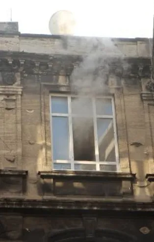 Karaköy'deki Abed Han'da yangın