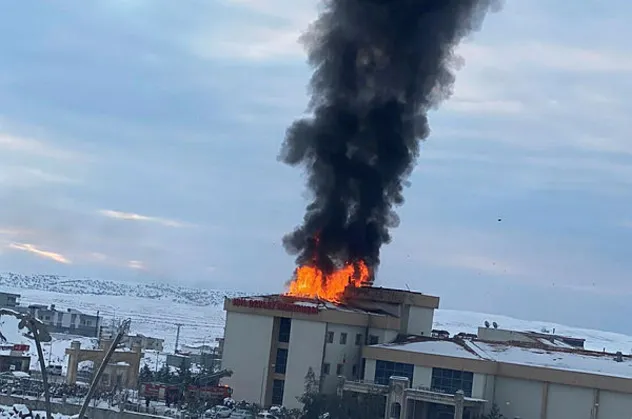 Son dakika: Şırnak'ta İdil Devlet Hastanesinde yangın