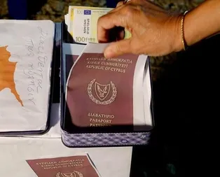 Güney Kıbrıs’ta istifa depremi