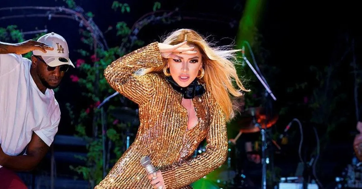 Hadise Den Kotu Surpriz Eski Yasam Kocu Seyda Coskun A Dogum Gununde Tas Atti Takvim
