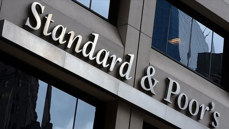 Standard & Poor's (S&P), Türkiye'nin kredi notunu "B"den "B+"ya yükseltti-4