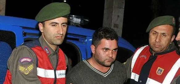 Üniversite öğrencisi Özgecan Aslan'ın öldürülmesiyle ilgili müebbet hapis cezasına çarptırılan Ahmet Suphi Altındöken, cezaevinde uğradığı silahlı saldırıda öldü, babası Necmettin Altındöken de yaralandı