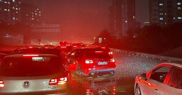 Yağışlar kaç gün devam edecek? İstanbul’da son dakika sel felaketi! Başakşehir, Arnavutköy, İkitelli, Küçükçekmece’de su baskını yaşanıyor!