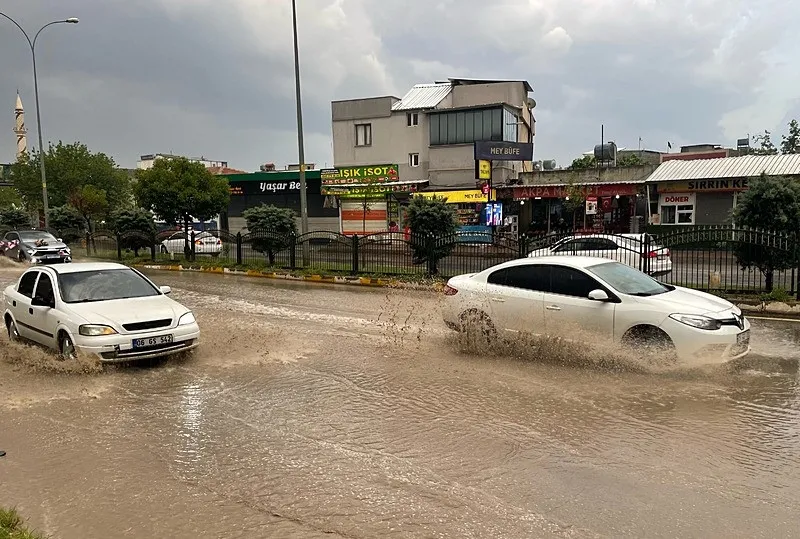 gaziantepte-super-hucre-firtinasi-23-yarali-dereler-tasti-agaclar-kokunden-sokuldu-1777829868973.jpeg Gaziantep'te süper hücre fırtınası: 23 yaralı | Dereler taştı, ağaçlar kökünden söküldü-7