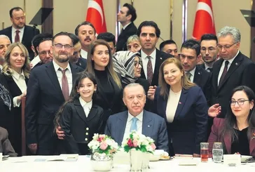 Başkan Erdoğan dünya birincisi Lina’yı ağırladı: 23 Nisan’da koltuğa oturacak