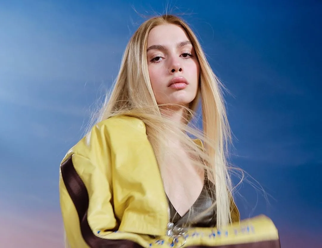 Tepeden tırnağa rüküş!