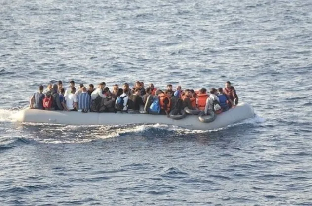 İzmir'de 61 düzensiz göçmen yakalandı