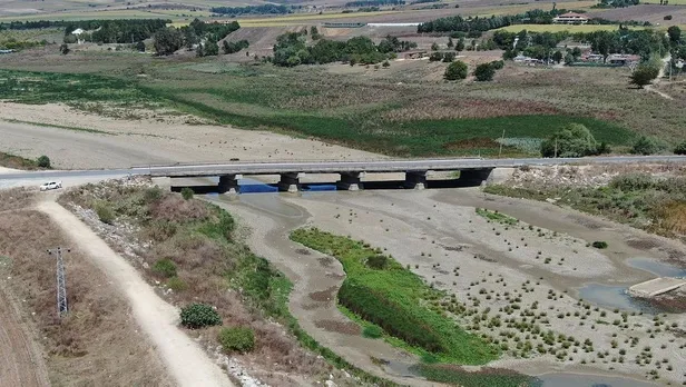 Son dakika: Büyükçekmece Gölü'nde korkutan görüntü! "Daha önce hiç bu kadar kurumamıştı"-2