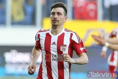 galatasaray-teknik-direktoru-fatih-terim-mert-hakani-kacirmayin-1590623687449.jpg Galatasaray Teknik Direktörü Fatih Terim: Mert Hakan’ı kaçırmayın!-3