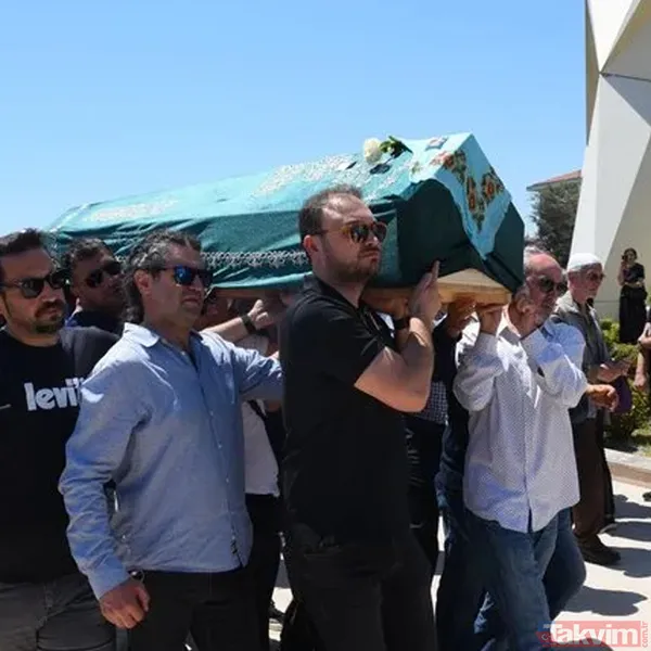 Ünlü oyuncu Gülşah Çomoğlu toprağa verildi! Son yolculuğunda sevenleri yalnız bırakmadı! İlayda Alişan acı haberi duyurmuştu - 9