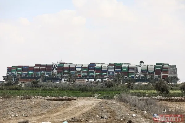 SON DAKİKA: Süveyş Kanalı'nda sıkışan Ever Given isimli gemi hareket ettirildi! Mürettebatın sevinç anları kamerada: Allahuekber - 16