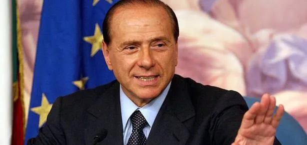 Berlusconi cezasını çeksin